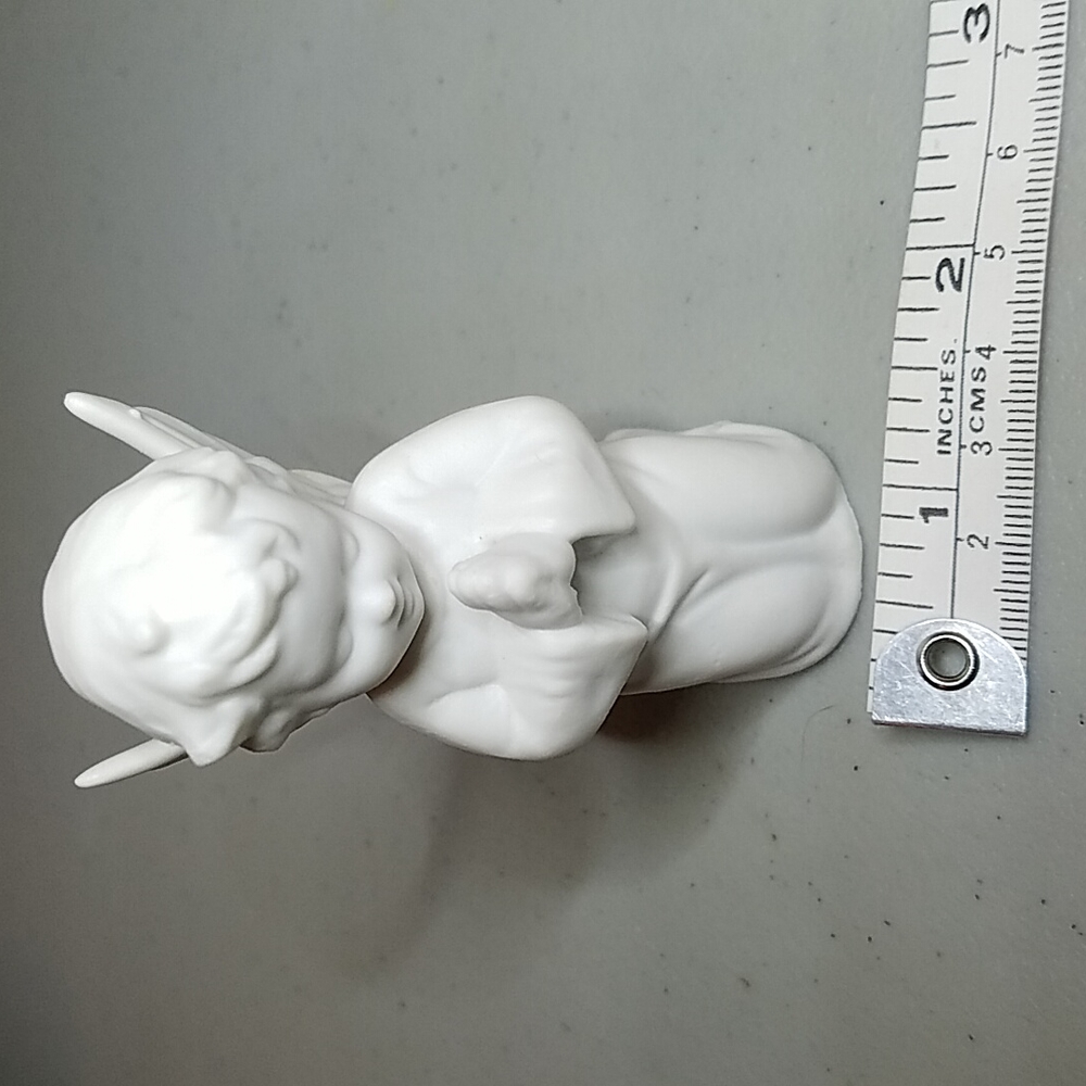 Vagnozzi White Ceramic Child Cherub Angel figurine - Picture 7 of 7